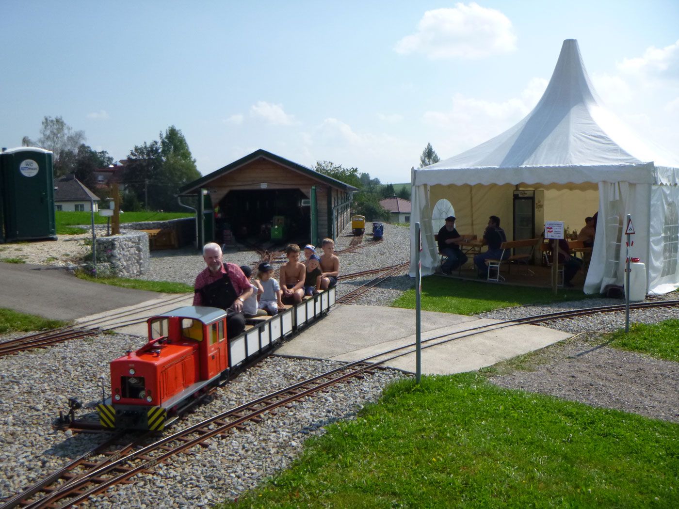 Expertentreffen der Parkbahnszene Süd auf der Obralino Minibahn 2020, in Neukirchen an der Vöckla